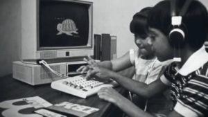 Websérie Grosses têtes : Teva Flaman, doctorant en études et pratique des arts